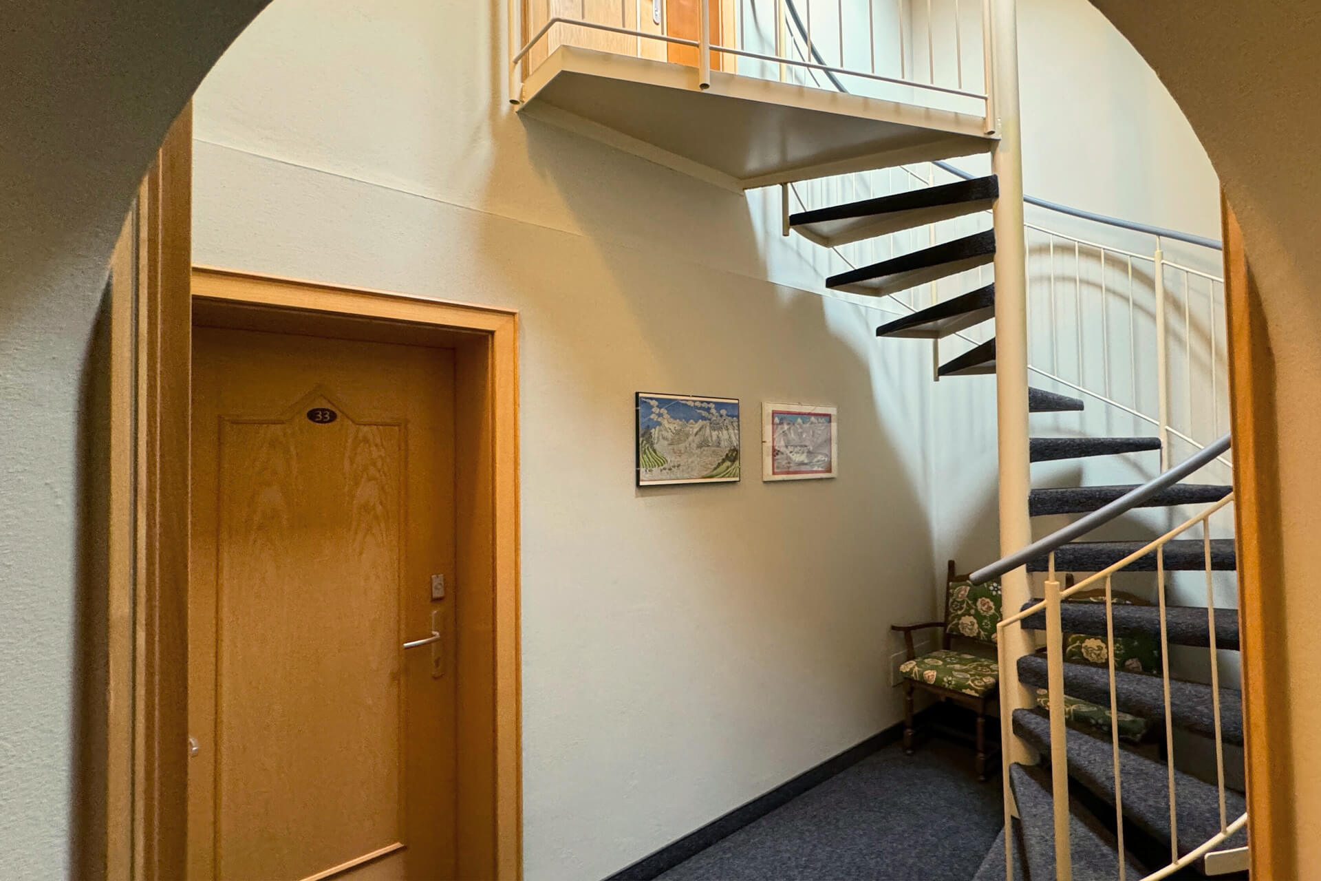 familienzimmer-treppe-2024